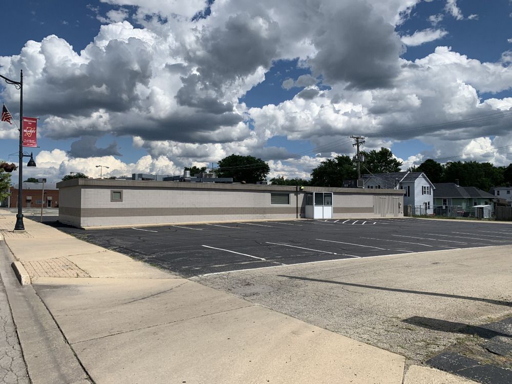 800 W Broadway St, Bradley, IL 60915